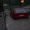 Voda do pojasa, bujica nosi sve pred sobom! Pogledajte snimke s juga Srbije koji su noćas pristigli! Strašne scene potopa…
