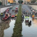 Voda nosi sve pred sobom: Automobili završili u moru; Situacija je alarmantna FOTO/VIDEO