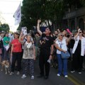 Protest ispred sedišta Republičke izborne komisije u Beogradu, raspoređen veliki broj pripadnika policije