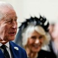 Prvi britanski monarh koji se javno moli sa papom