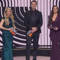 Sve puca od elegancije na sceni PZE 2026 Voditeljke kao sa modne piste: Kosjerina u sirena haljini, a tek da vidite Kristinu