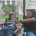 Učenici „Hipokrata” dali krv: Humanost, saosećanje i briga za druge na delu