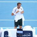 (VIDEO) Medvedev: Možda da počnem piklbol… ili karling