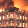 (Foto, video) Apokaliptične scene u Rusiji: Gori istorijska vila, podignut stepen uzbune!
