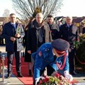 Položeno cveće na spomenik banjalučkim bebama i Milanu Jeliću u Modriči
