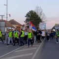 Studenti i maturanti iz Čačka stigli u selo Slatina na putu do Niša