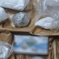 Trojica dilera "pala" u Sremskoj Mitrovici Policija u letnjikovcu pronašla „štek“ droge „težak“ više od tri…