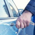 Razotkrivena neverovatna prevara u Pančevu: Oprez! Ovde čovek naplaćuje parking, iako je besplatan