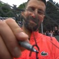 Svi su se iznenadili šta je Novak Đoković napisao na kameri posle pobede: Oduševio je sve navijače!