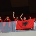 VIDEO Albanci sramno izviždali „Bože pravde“, ništa se nije čulo u Tirani: Deca pokazivala dvoglavog orla