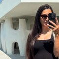 Milica Mandić u sedmom mesecu trudnoće: Pozirala u uskoj crnoj haljini, stomak u prvom planu (Foto)