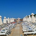 Srpkinja došla na plažu, Grk je šokirao pravilom: Ležaljke prazne, ali joj nije dozvolio da legne