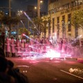 Хаос на улицама Лиме: У масовним протестима повређено 55 полицајаца; Конгрес гори? ВИДЕО
