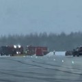 Avion skliznuo sa piste prilikom sletanja! Drama na aerodromu, svi letovi do daljeg suspendovani u Vilnjusu (video)