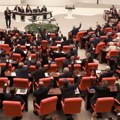 Haos u turskom parlamentu, isplivali snimci: Poslanici se tukli 10 minuta, obezbeđenje pokušalo da ih razdvoji
