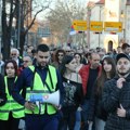 „Po sili zakona“: Niški studenti u protestnoj šetnji do Skupštine grada (FOTO)