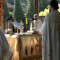 Obretenje moštiju svetog Zosima u manastiru Tumane, okupljeni vernici nadaju se posebnom blagoslovu