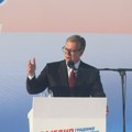 (Foto, video) "Hvala vam na čudesnom dočeku" Vučić se obraća na mitingu SNS ispred Skupštine