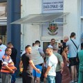Karićev Pokret snaga Srbije skupljao potpise za izbornu listu u Novom Sadu: Očevici tvrde da se potpis plaćao 7.000 dinara, iz…