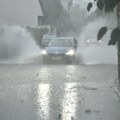 RHMZ izdao hitno upozorenje: Razorni vetar i obilni pljuskovi stižu u Srbiju, najgore će biti u ovim krajevima