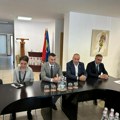 Ponosno ističemo našu trobojku koja je simbol prošlosti, sadašnjosti i budućnosti! Ministar Milićević u poseti Rumuniji