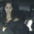 "Dobro, je l' ona ovo njega jaše?": Bizarne fotke Kim Kardašijan zapalile mreže, u komentarima je isprozivali