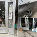 Karambol u Sremskoj Mitrovici: BMW-om uleteo u kinesku prodavnicu (foto)
