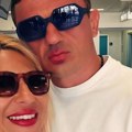 Rastali se Jovana i Tigar? Ona objavila i dokaz sa aerodroma, gore mreže zbog njegove face: "Izgledaju..."