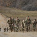 Mađarski vojnici Kfora izveli vežbu u okolini Obilića (FOTO)