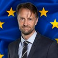 Bekerat: EU pored timova za gašenje požara šalje i oficira za vezu