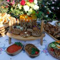 Od svinjskog i junećeg buta do junećeg paufleka i kobasica – vlast u Blacu naručila 175 kg mesa, ali voćarima nije do slavlja…