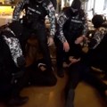 Novi snimak hapšenja u tržnom centru Evo kako su pala braća Hofman