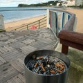 Francuska najavila zabranu pušenja na plažama, u parkovima i na drugim javnim mestima