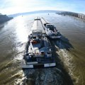 Brod udario u stub mosta na Dunavu kod Bačke Palanke, potonula barža sa 1.000 tona đubriva