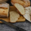 Trik kako da jedete običan hleb, a da se ne gojite