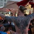 Danci sa srpskim navijačima zapevali pesmu protiv Albanaca: Luda scena u centru Minhena!