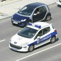 Policija privela ženu, pokušala da pređe ulicu, pešacima nije dozvoljeno da priđu Palati Srbija