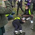 Poznato stanje studentkinje koja je juče udarena kolima tokom protesta na Novom Beogradu