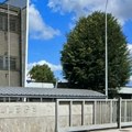 Detalji stravičnog zločina u Francuskoj: Redarku i školu do smrti izbo pred žandarmima