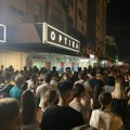 Četvoro uhapšenih u Novom Sadu zbog “pohovanja” prostorija SNS jajima i brašnom