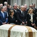 Počela sahrana Čejnija uz mnogobrojne visoke zvanice, bez Trampa i Vensa