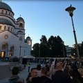 Celu noć bila ispred Hrama, nije stigla na red ni kad je svanulo Poznata Srpkinja satima čekala da se pokloni Pojasu Presvete…