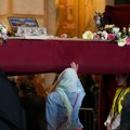 (Foto, video) Časni pojas Presvete Bogorodice danas napušta Srbiju uz najviše počasti: Patrijarh Porfirije u Hramu Svetog Save…