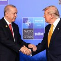NATO postao predstava Trumpa i Erdogana, dok se svi naoružavaju