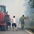 Požar nekontrolisano besni na Halkidikiju: Morskim putem evakuisano oko 500 ljudi, vatra se približila kućama (video, foto)