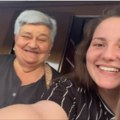 Samo da joj vidite izraz lica! Dušanka je odvela baku prvi put na more: Njena reakcija je neprocenjiva (video)