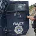 Srbi u selima odsečeni od Leposavića, policija postavila betonske prepreke