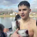 Širom Srbije plivalo se za časni krst: Iva (16) iz Beograda "iznenadila" na Srebrnom jezeru, oduševiće vas poruka…