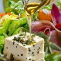 Obrok salata sa pršutom i feta sirom: Priprema se brzo i osvežava