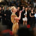 Kupa se u parama i na računu ima milione: Slavna glumica skandaloznom izjavom naljutila ljude "Bogatašica odvojena od…